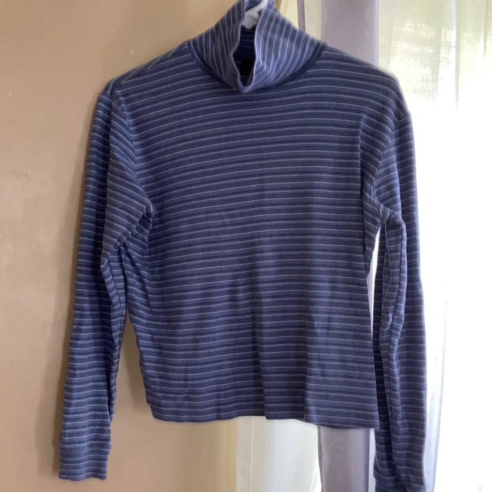 Stripped turtle neck